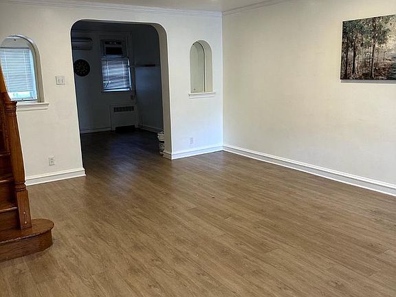 5th image of 3207 Saint Vincent St