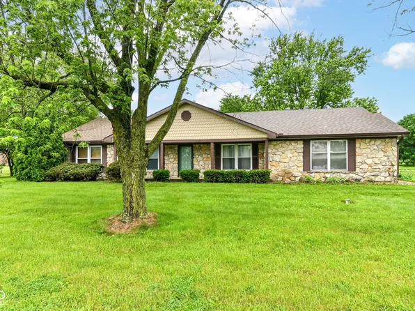 9608 Sycamore Rd, Carmel, IN 46032