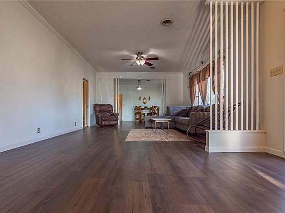 4th image of 2405 Coggin Ave