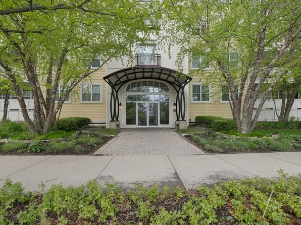 977 Harris Rd Unit 34, Grayslake, IL 60030