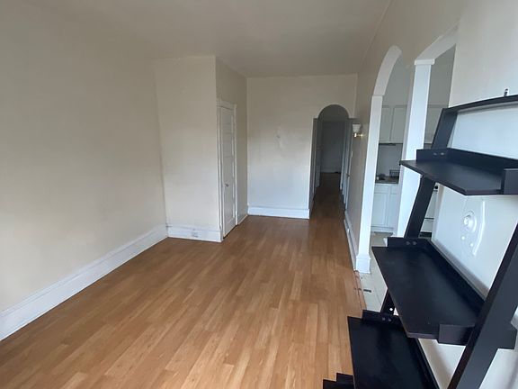3rd image of 4217 Baltimore Ave