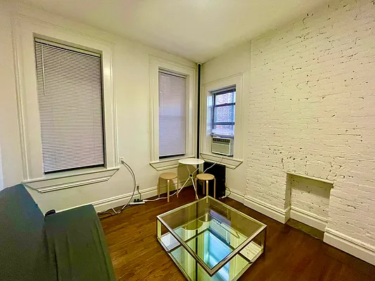 Rented by Bond New York | media 5