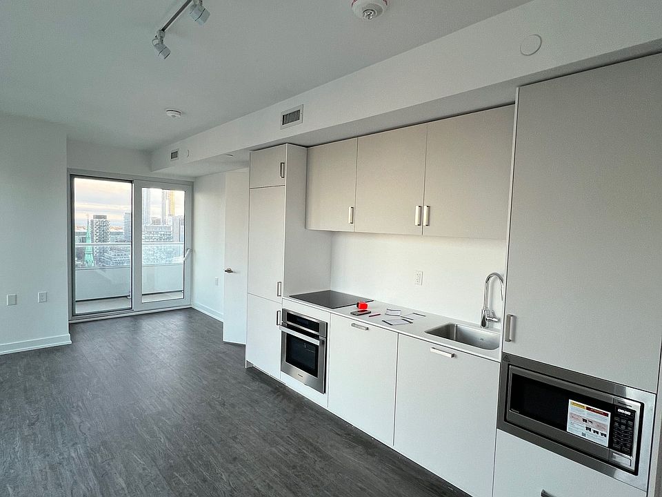 1st image of 88 Queen St E #3003