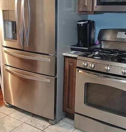 2nd image of 3332 Texas St