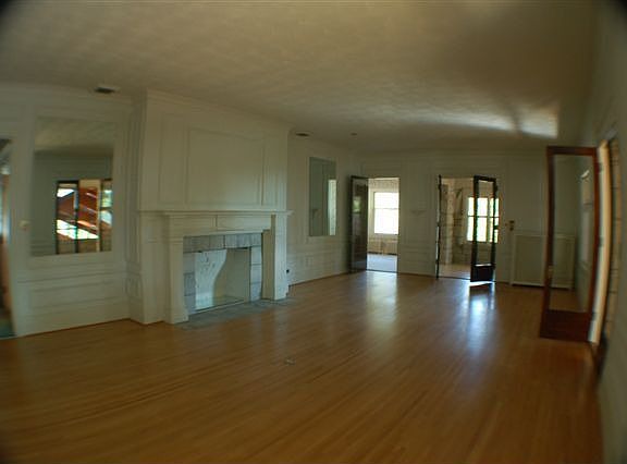 3rd image of 3100 Harrow Dr