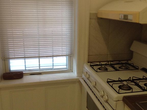 2nd image of 2525 31st Ave