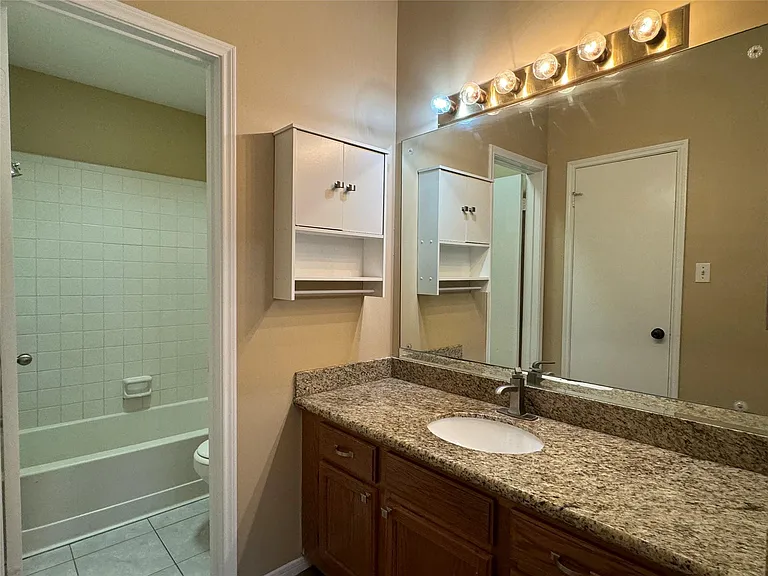 6500 Harbor Town Dr #3401 — Photo 25