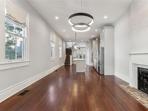 5th image of 915-17 Eleonore St