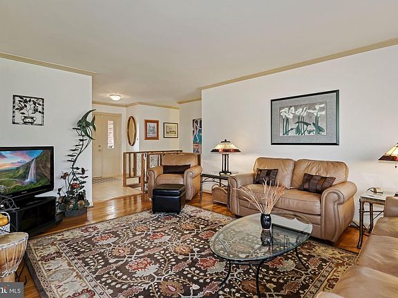 5th image of 11819 Enid Dr