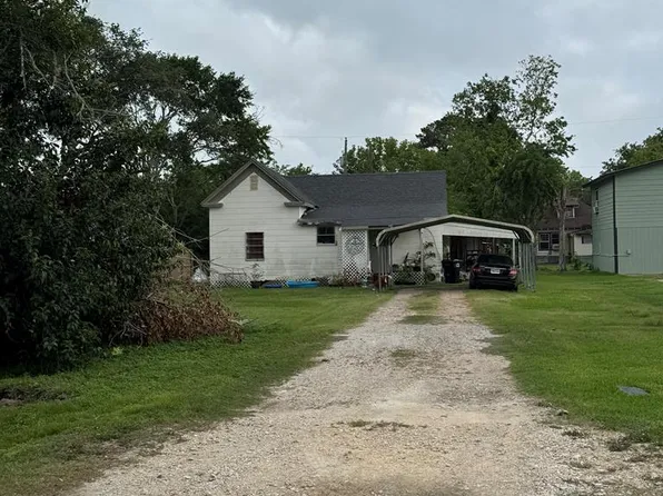 407 Humphrey Ave, Palacios, TX 77465