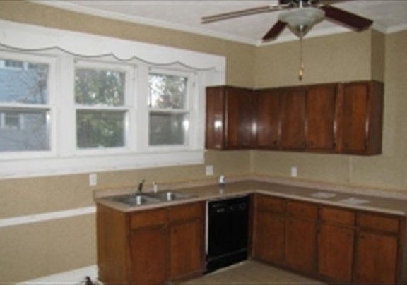5th image of 1016 Hearn St
