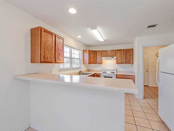 5th image of 400 Baptiste Cir