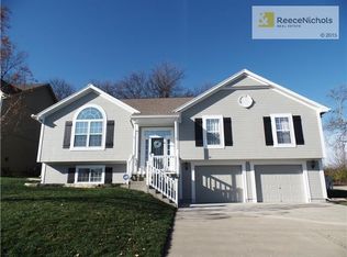 3200 SW Ragan Ct, Lees Summit, MO 64082