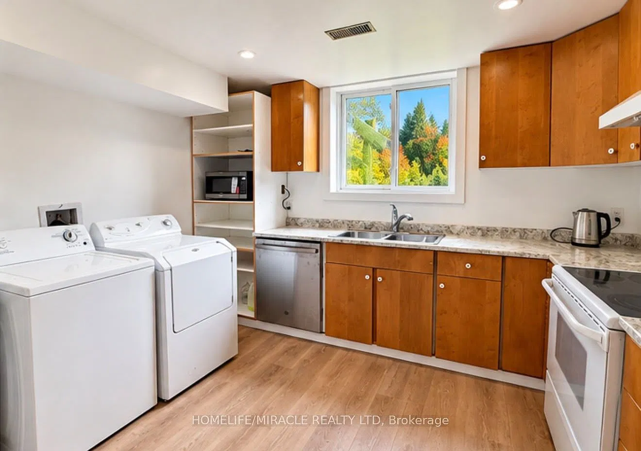 2 bed, $1,900 — Photo 2