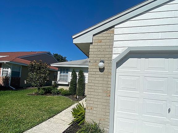 5th image of 341 Phlox Dr