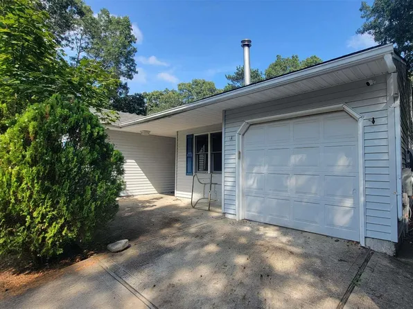 35 Walnut Street, Coram, NY 11727