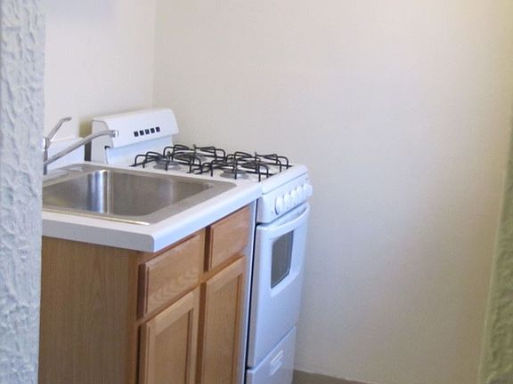 2nd image of 1767 N Arlington Pl APT 4