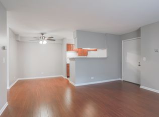 2400 S Goebbert Rd #1078, Arlington Heights, IL 60005