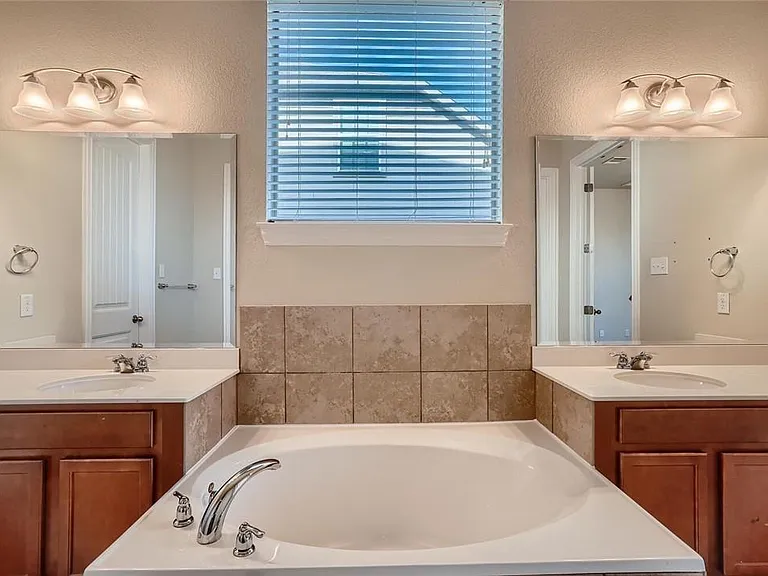 908 Hartman Dr — Photo 15