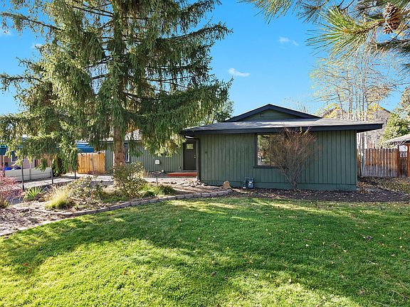 2nd image of 2843 NE Lotno Dr