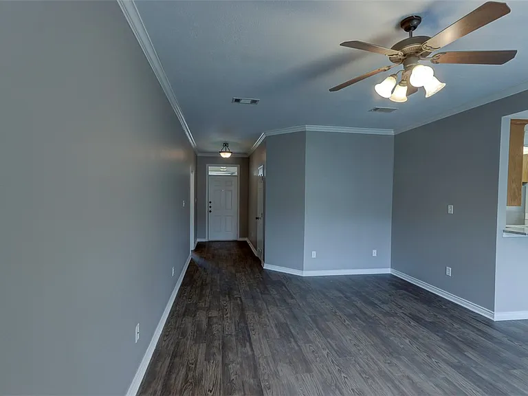113 Karten Ln — Photo 4