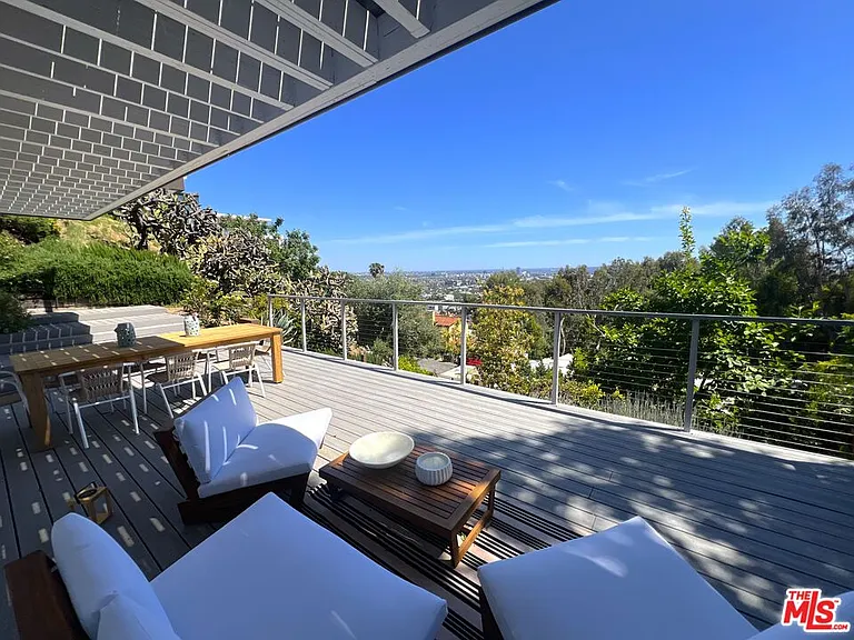8376 Hollywood Blvd — Photo 1