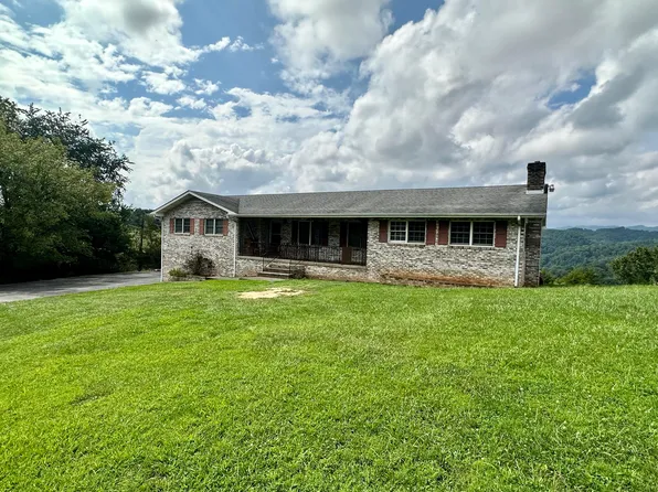 2742 Warren Dr, Saint Paul, VA 24283