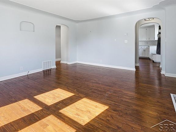 3rd image of 301 Church St