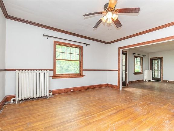 5th image of 2906 Washington Blvd
