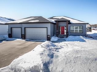 6873 23rd St S, Fargo, ND 58104