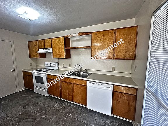 5th image of 111 Mallard Dr APT A