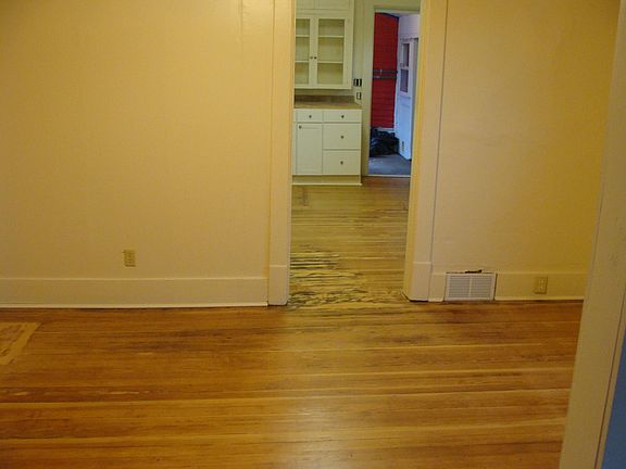 4th image of 7601 Rainier Ave S
