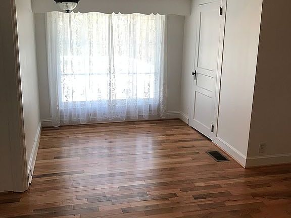 4th image of 3804 Lippard Ln