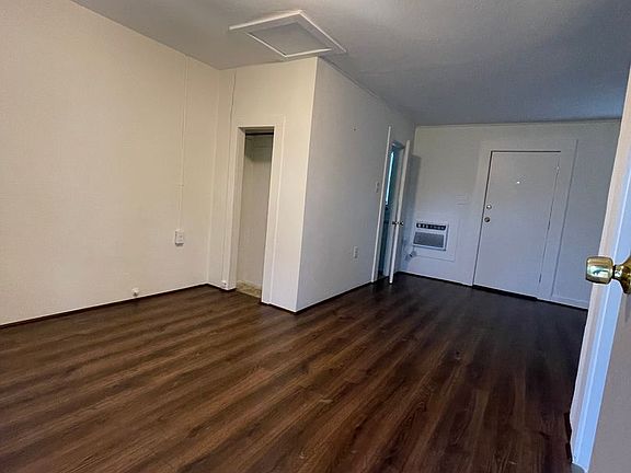 2nd image of 5 Orange Cir