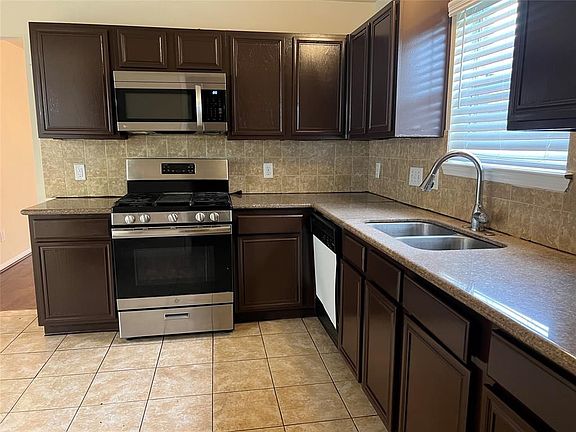 2nd image of 4031 Clayton Bend Ct
