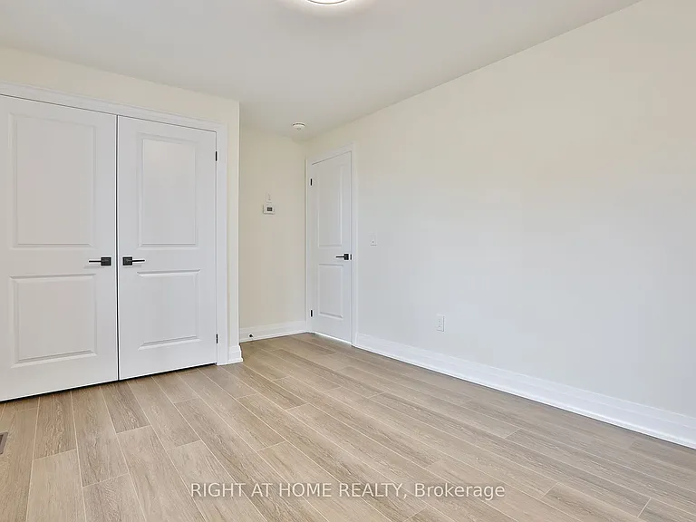 39 15th St #4 — Photo 15