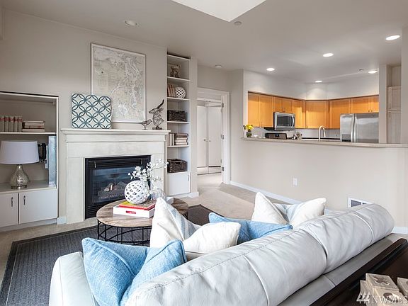 5th image of 925 110th Ave NE Penthouse 1