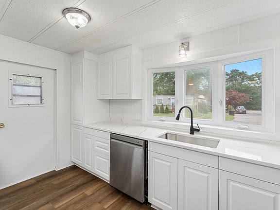 5th image of 1340 County Street 49