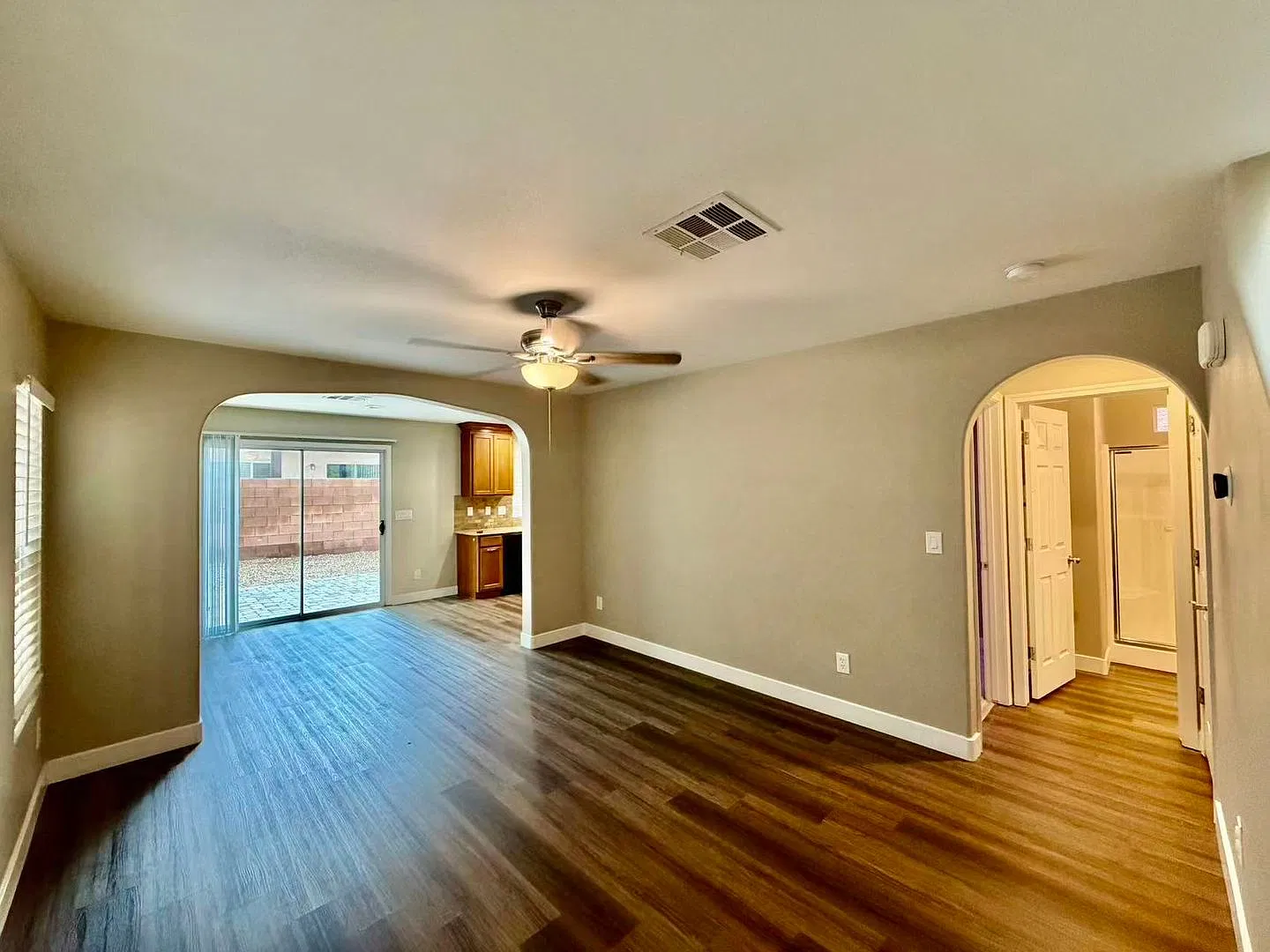 Wonderful 2-story single home — Photo 3