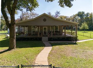 11233 Spring Oaks Dr, Hearne, TX 77859