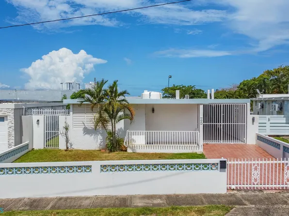 1 Calle 6, Luquillo, PR 00773