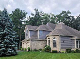 2 Hampton Ct, Flossmoor, IL 60422