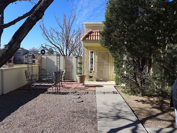 2nd image of 5001 Oso Grande Ct NE