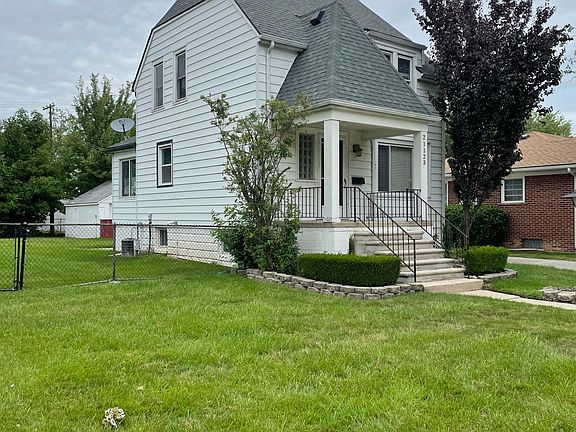 2nd image of 21123 Alexander St