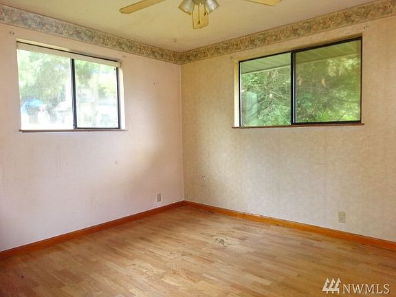 4th image of 3011 S 274th St