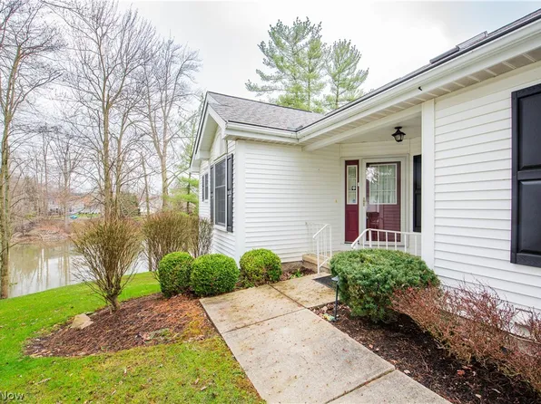 683 Grand View Ln, Aurora, OH 44202