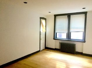 1418 E Hyde Park Blvd APT 103, Chicago, IL 60615