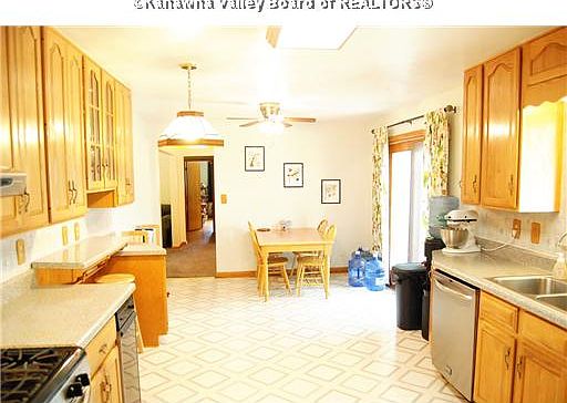 4th image of 530 Georges Creek Dr