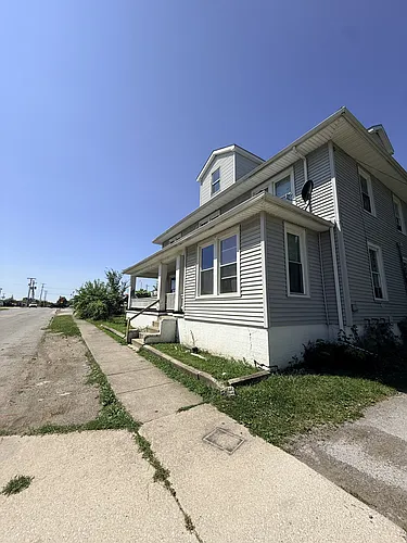 319 1/2 N McDonel St Photo 1
