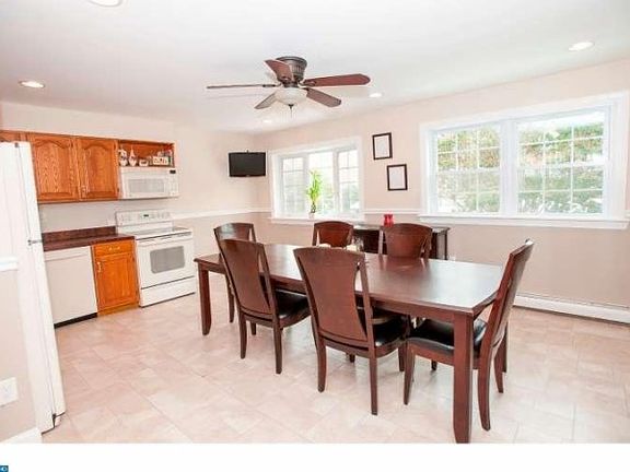 4th image of 3547 Chalfont Dr